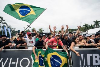 Spectators at UCI XCO World Cup in Mairipora, Brazil on April 14, 2024 //